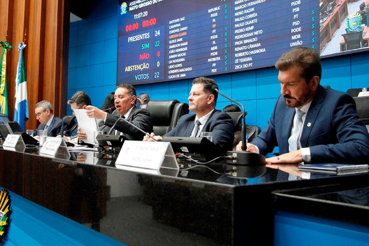 Imagem: Deputados aprovaram três matérias durante a primeira sessão plenária da semana