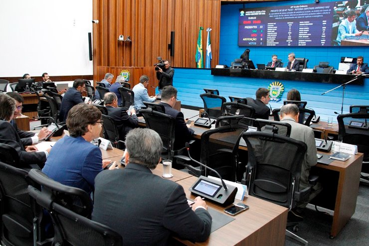 Imagem: Durante o pequeno expediente os projetos de autoria de outros Poderes são lidos em Plenário