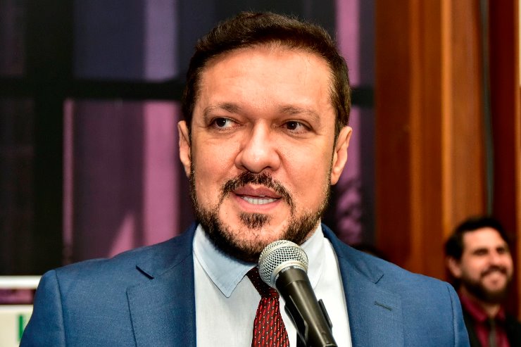 Imagem: Deputado Lucas de Lima, autor da proposta, durante sessão plenária na Assembleia Legislativa