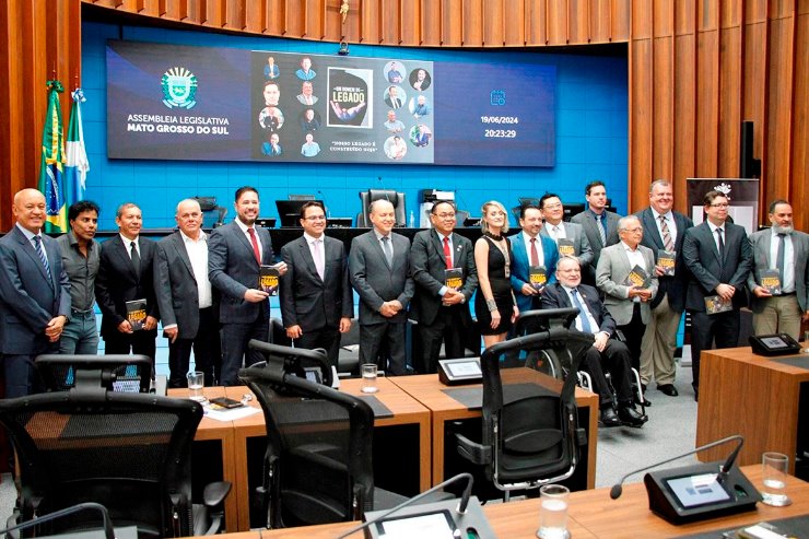 Imagem: O deputado estadual Junior Mochi foi o propositor do evento e autor do posfácio do livro