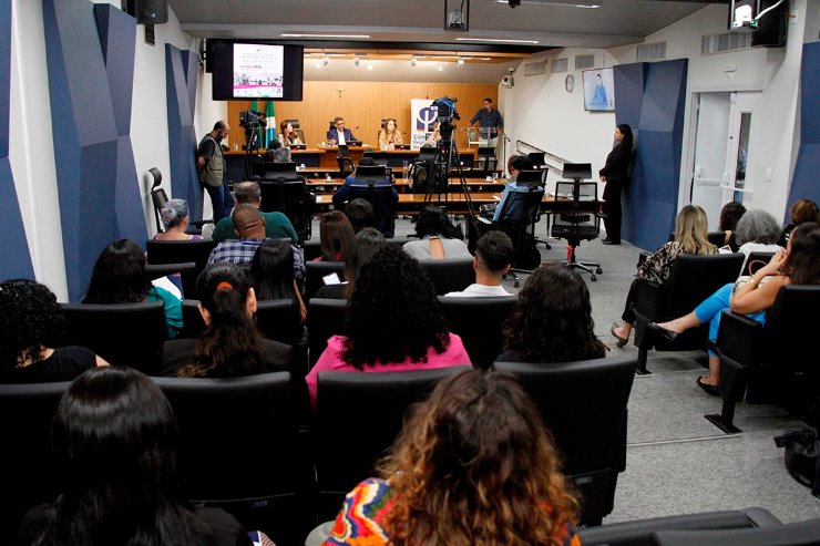 Imagem: Seminário, realizado durante toda esta segunda-feira, foi o alicerce para a construção de um plano de ação de proteção a crianças órfãs