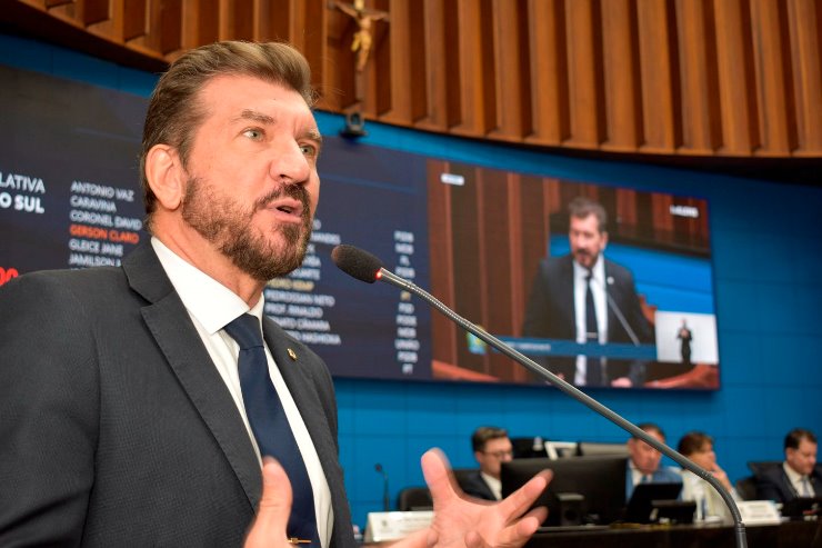 Imagem: Deputado foi à tribuna e destacou o prejuízo na produção de alimentos em áreas de assentamento e produção orgânica