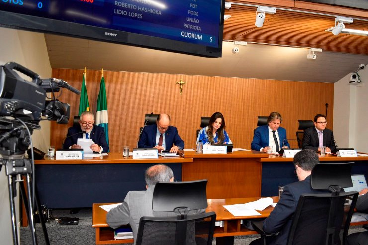 Imagem: Entre os projetos relatados, o projeto do Poder Executivo que adéqua norma vigente sobre disposições transitórias