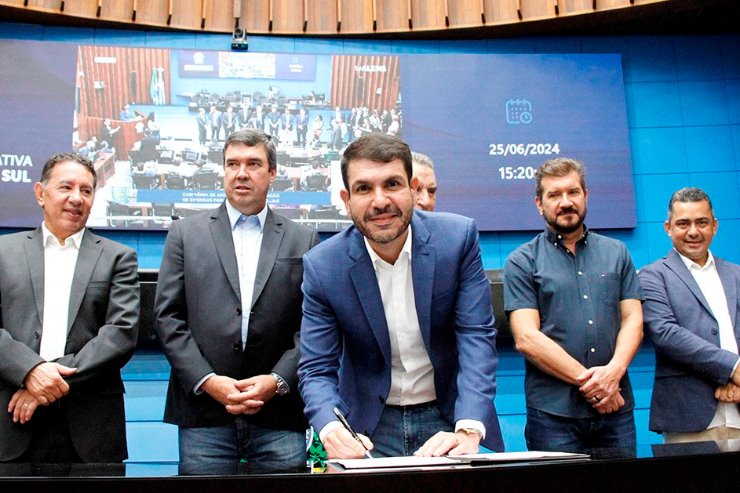 Imagem: Solenidade de assinatura da liberação das emendas