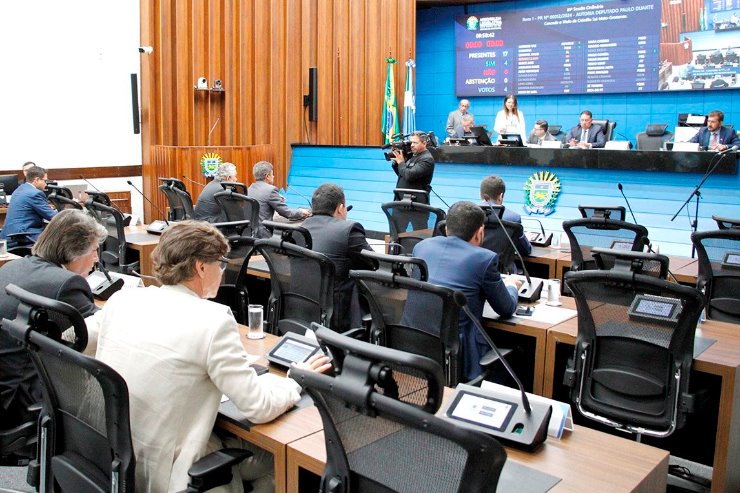 Imagem: Entre os projetos aprovados hoje, a garantia do acesso aos medicamentos e produtos á base de canabidiol 
