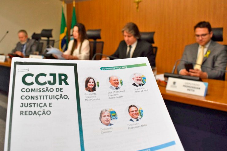 Imagem: Reunião da CCJR acontece no Plenarinho Deputado Nelito Câmara, às quartas-feiras, a partir das 8h