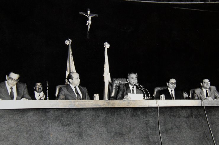 Imagem: Em 5 de outubro de 1989, o deputado Londres Machado, então presidente da ALEMS, fez a promulgação da 2ª Constituição Estadual