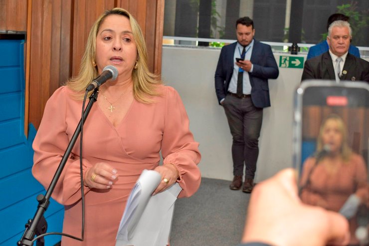 Imagem: A deputada estadual Lia Nogueira aponta os malefícios que as apostas e jogos de azar acarretam para a sociedade