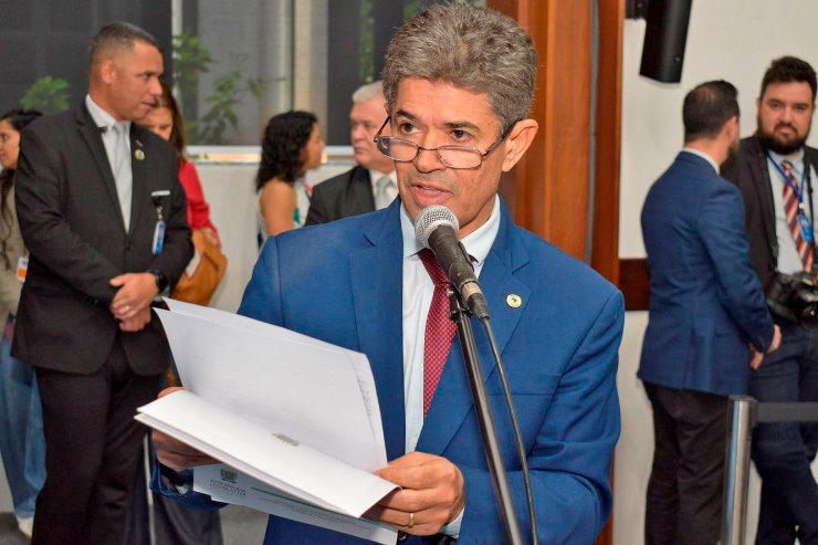 Imagem: Projeto Rinaldo Modesto aprestou o projetos de resolução na sessão plenária desta terça-feira