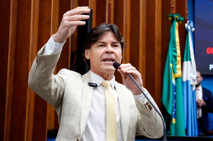 Imagem: Deputado Paulo Duarte, por meio do MPF, exige que Ag~encia nacional de Telecomunicações tome medidas necessárias para que o serviço de internet tenha qualidade.