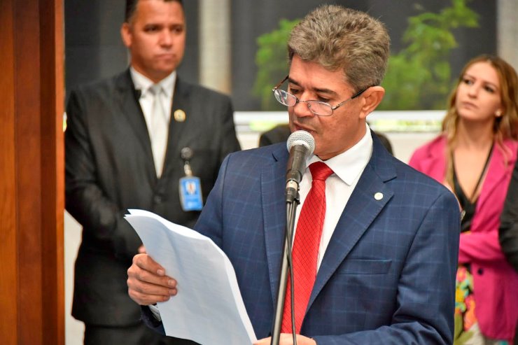 Imagem: Proposta do deputado Professor Rinaldo Modesto prevê gratuidade de entrada às pessoas com deficiência em eventos socioculturais 