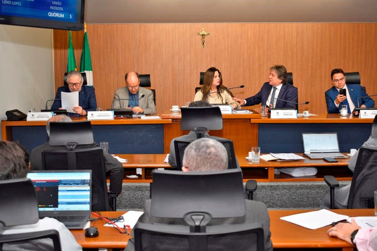 Imagem: CCJR é transmitida ao vivo e pode ser acompanhada presencialmente no Plenarinho Nelito Câmara