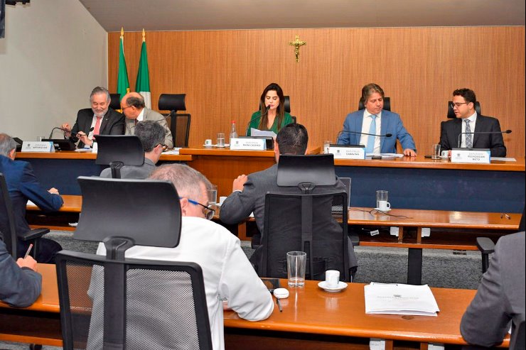 Imagem: As reuniões ordinárias da CCJR são realizadas nas quartas-feiras, a partir das 8h, no Plenarinho