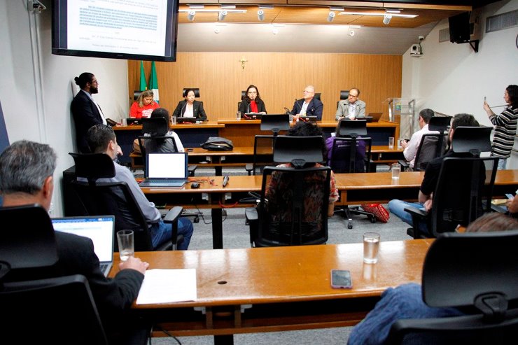 Imagem: Proposta pela deputada Gleice Jane, reunião contou com a presença de pesquisadores que debateram proposta de emenda constitucional