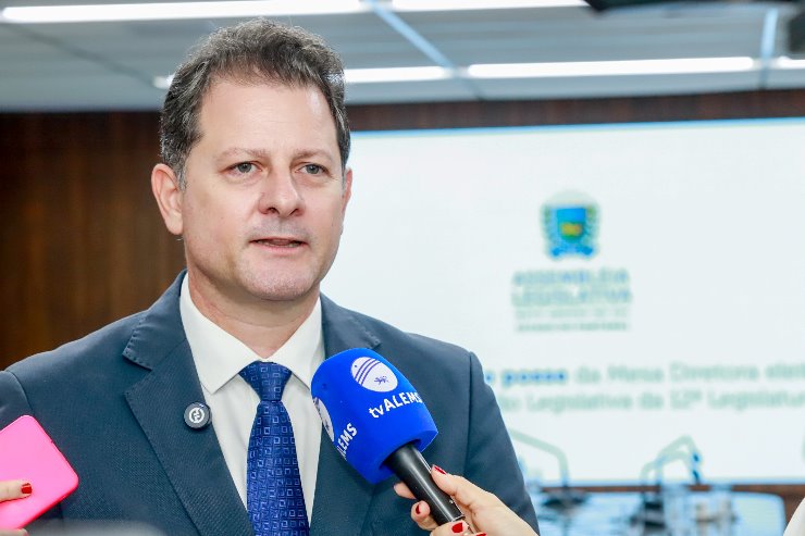 Imagem: Renato Câmara toma posse na ALEMS e reforça a importância das frentes parlamentares do Meio Ambiente, Leite, Recursos Hídricos e Avicultura para o desenvolvimento sustentável do estado.