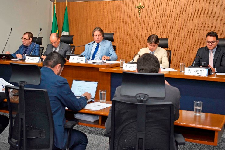 Imagem: A reunião da CCJR aconteceu nesta quarta-feira, no Plenarinho Deputado Nelito Câmara