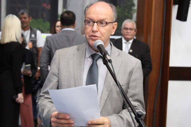 Imagem: Deputado Junior Mochi em sessão plenária na ALEMS; parlamentar é o propositor da audiência pública