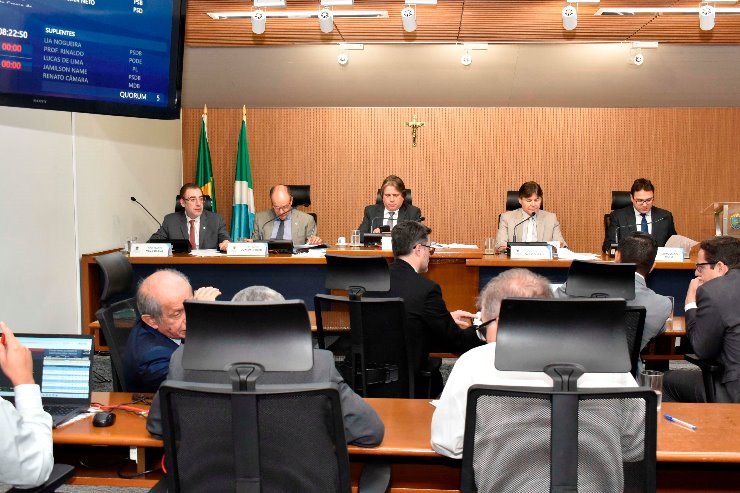 Imagem: A reunião ordinária da CCJR acontece nas quartas-feiras, a partir das 8h, no Plenarinho Nelito Câmara