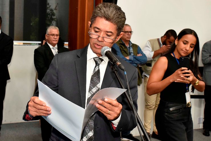 Imagem: Proposta de Professor Rinaldo qualifica como violência “todo e qualquer fato, ação ou omissão, motivados no gênero”