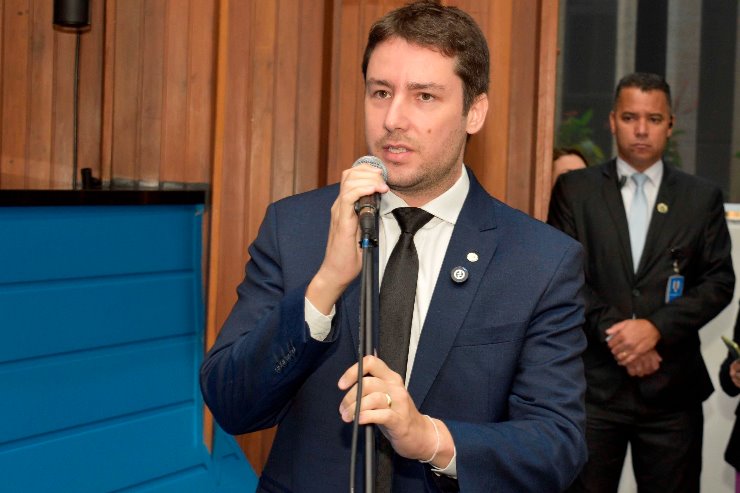 Imagem: Deputado João Henrique é autor do projeto que visa proteger os direitos dos consumidores de internet