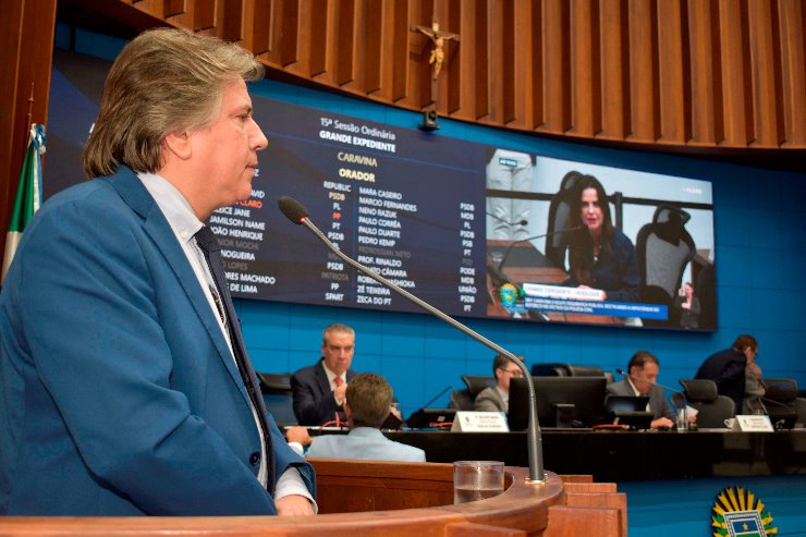 Imagem: Na tribuna, Caravina falou sobre a importância em encontrar soluções para aumentar o efetivo da Polícia Civil