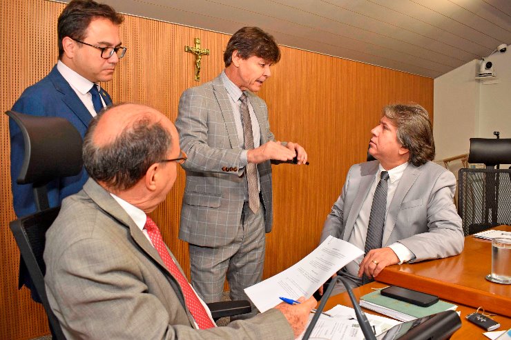 Imagem: A reunião da CCJR aconteceu no Plenarinho Deputado Nelito Câmara 