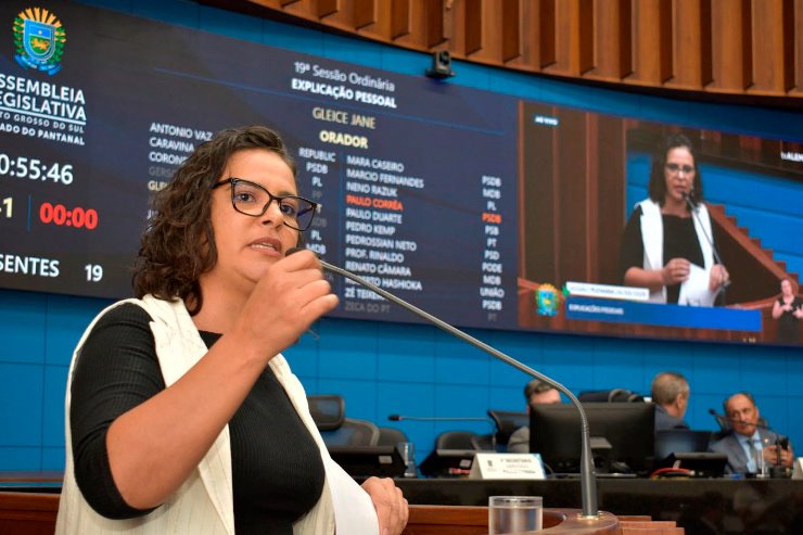 Imagem: Deputada Gleice Jane fez moção à Marina Silva, que ouviu de senador amazonense como pôde ouvi-la sem enforcá-la 