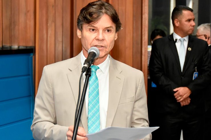 Imagem: PL quer minimizar os impactos negativos durante o atendimento pré-hospitalar de pessoas com TEA, prevendo atendimento telefônico que inclua protocolo para informar antecipadamente às equipes de socorro sobre a necessidade de uma abordagem sensorialmente adaptada.