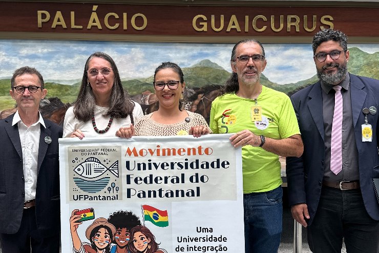 Imagem: Helvio Rech, Ilsyane do Rocio, Gleice Jane, Ilídio Roda e Péricles Duarte