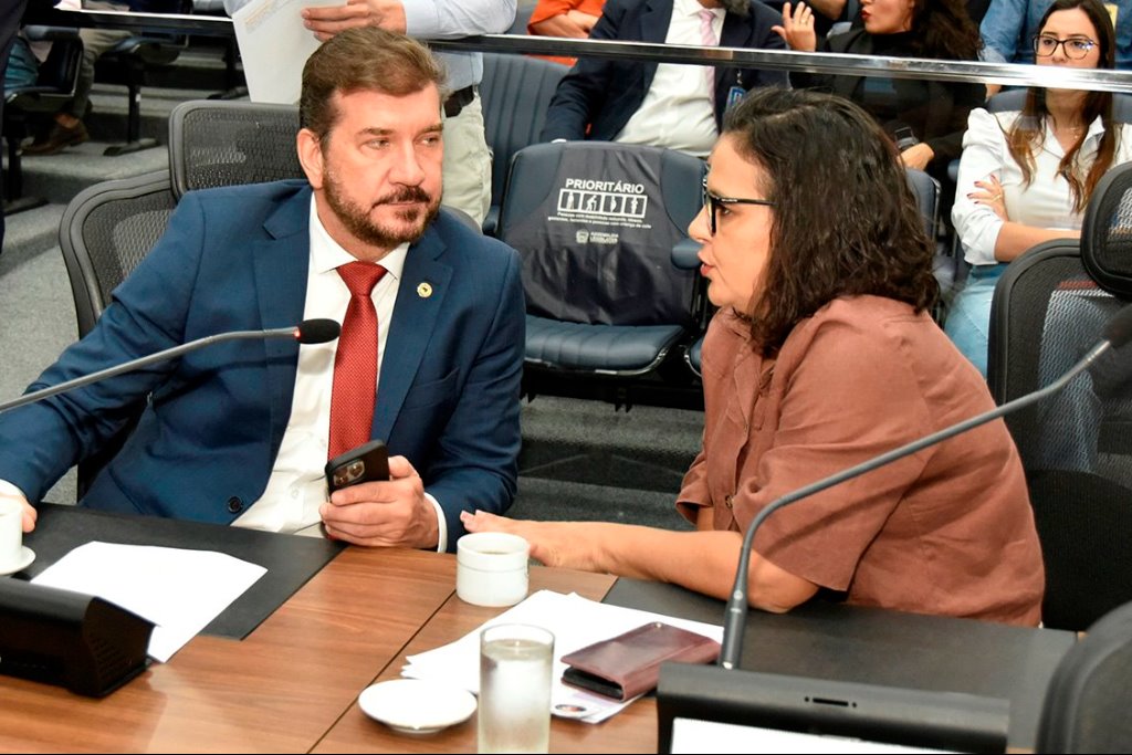 Imagem: Deputado Pedro Kemp e deputada Gleice Jane são os propositores da audiência pública 