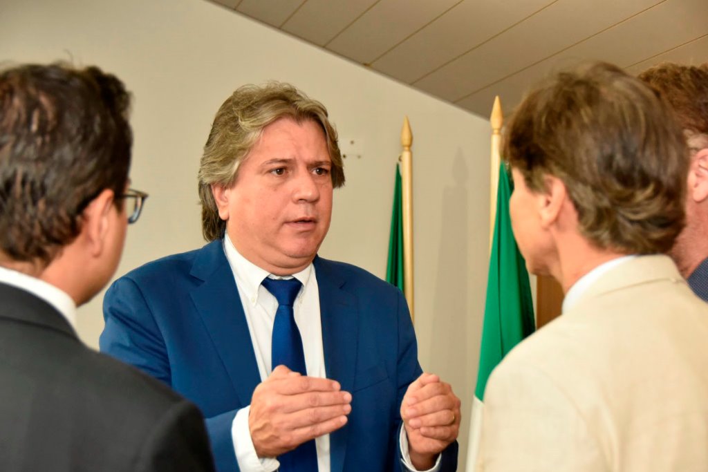 Imagem: Caravina (ao centro) explicou que 12 municípios integram o novo Vale da Celulose