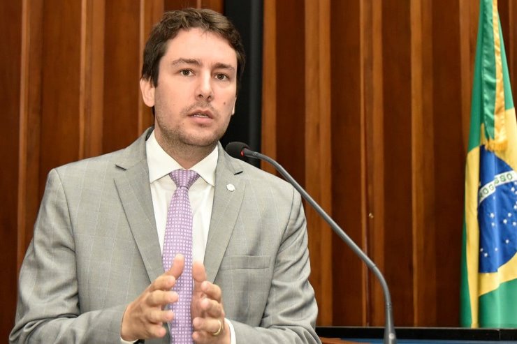 Imagem: Erro grosseiro de Ricardo Ayache e equipe contra ação do deputado fez valer o direito dos usuários de discutir presencialmente a falta de transparência desta instituição de saúde 