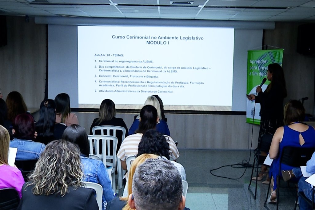 Imagem: Dividido em quatro módulos, o curso de Processo Legislativo estimula os servidores a uma análise mais crítica dos trâmites legislativos