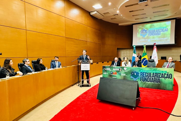 Imagem:  Renato discursou como presidente da Frente Parlamentar de Divisas, Limites Territoriais e Regularização Fundiária, destacando que mais de 60 mil propriedades em MS ainda aguardam segurança jurídica para se desenvolverem