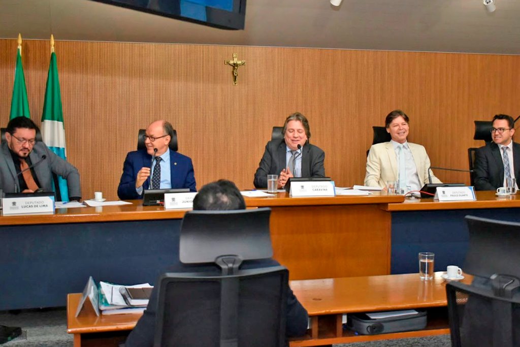 Imagem: Deputados integrantes da CCJR emitiram pareceres favoráveis a três projetos na reunião