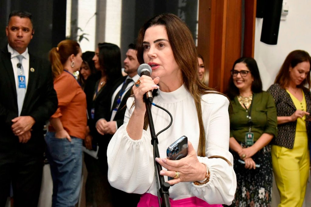 Imagem: Deputada Mara: "Escolas do Legislativo vêm se consolidando como instrumentos estratégicos para o aprimoramento técnico e institucional"