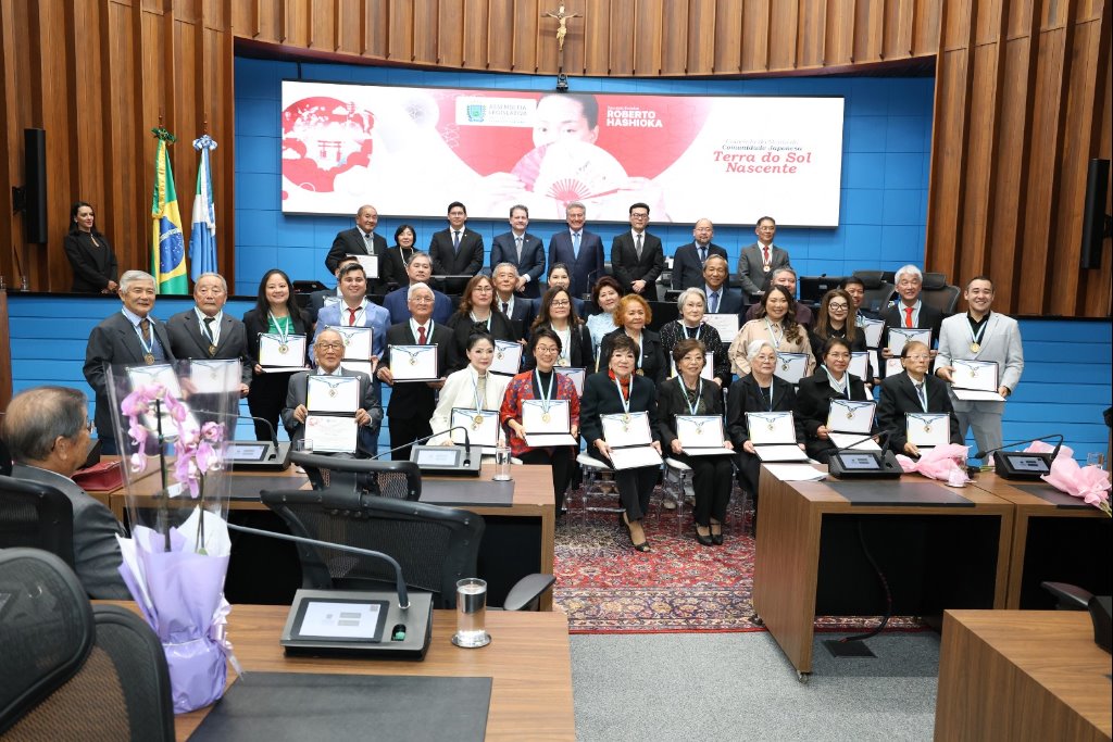Imagem: Solenidade na ALEMS prestou homenagens a pessoas e entidades com a entrega da Comenda do Mérito da Comunidade Japonesa “Terra do Sol Nascente”.