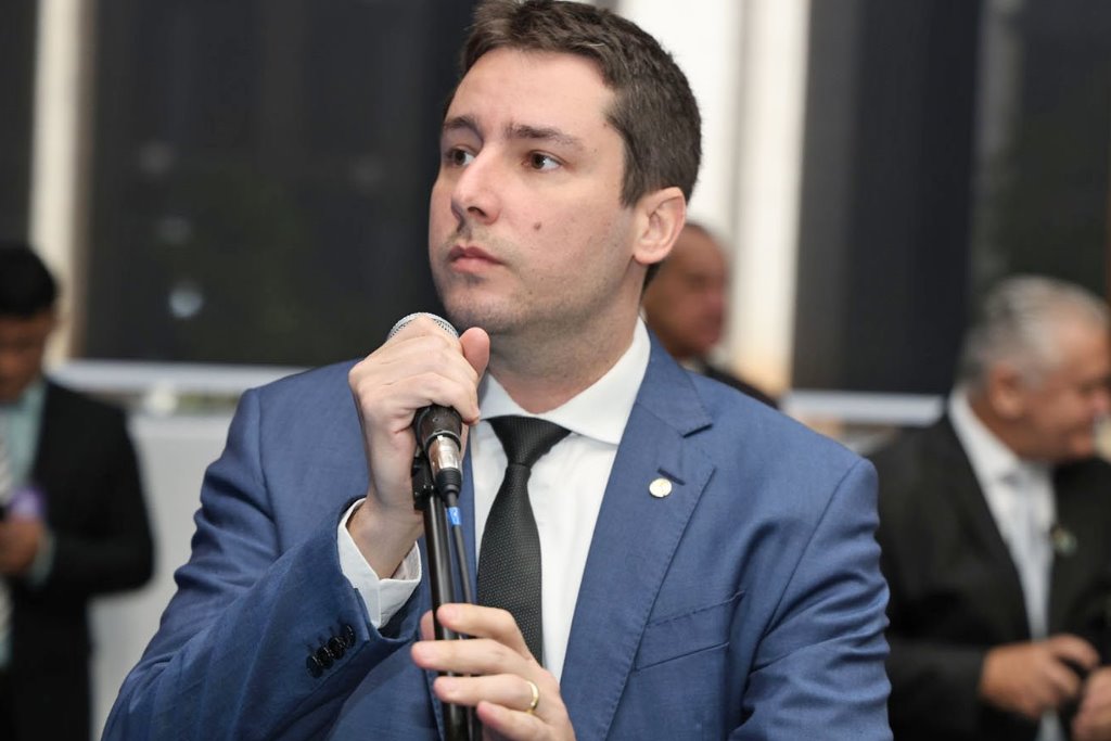 Imagem: João Henrique apresentou matéria que assegura os direitos do consumidor de energia elétrica