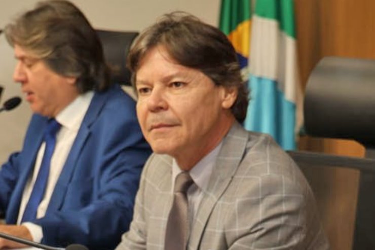 Imagem: PL que obriga instalação de elevadores que possam transportar macas de forma adequada em construções de prédios públicos e privados novos segue para plenário.