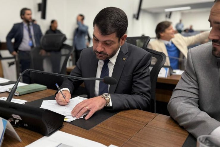 Imagem: Medida entra em vigor no dia 5 de julho e busca garantir que a população saiba quais medicamentos podem ser retirados gratuitamente nas farmácias conveniadas ao programa