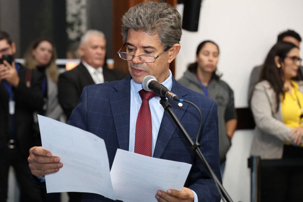 Imagem: Projeto apresentado por Professor Rinaldo cria o serviço de Capelania Parlamentar na Assembleia Legislativa