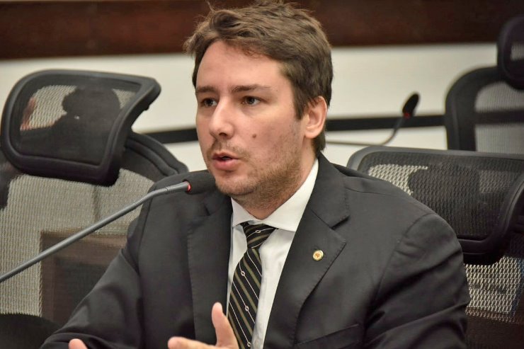 Imagem: Deputado apresentou sete propostas que também visam mais participação da população nas decisões do Executivo