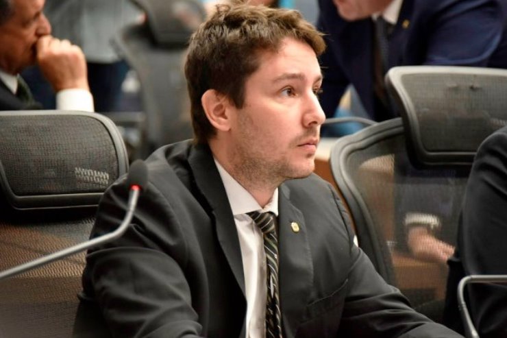 Imagem: Proposta quer transparência, respeito e mais controle para garantir que quem precisa de atendimento não fique perdido no silêncioProposta quer transparência, respeito e mais controle para garantir que quem precisa de atendimento não fique perdido no silêncio