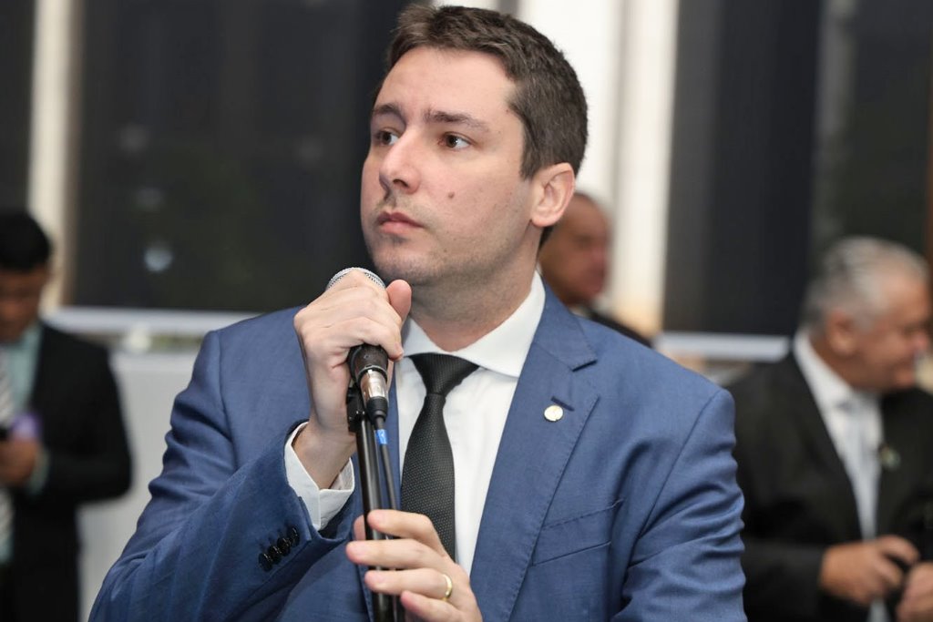 Imagem: Projeto de autoria do deputado João Henrique determina transparência no sistema de saúde