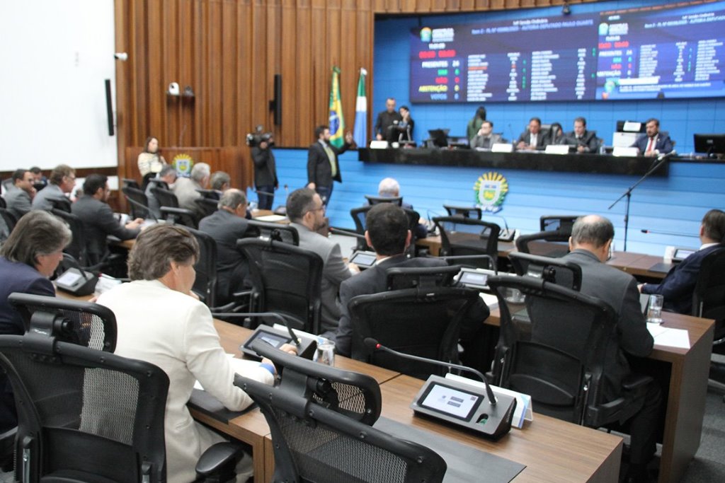 Imagem: Os projetos encaminhados pelo Poder Executivo são analisados em plenário, após parecer da CCJR