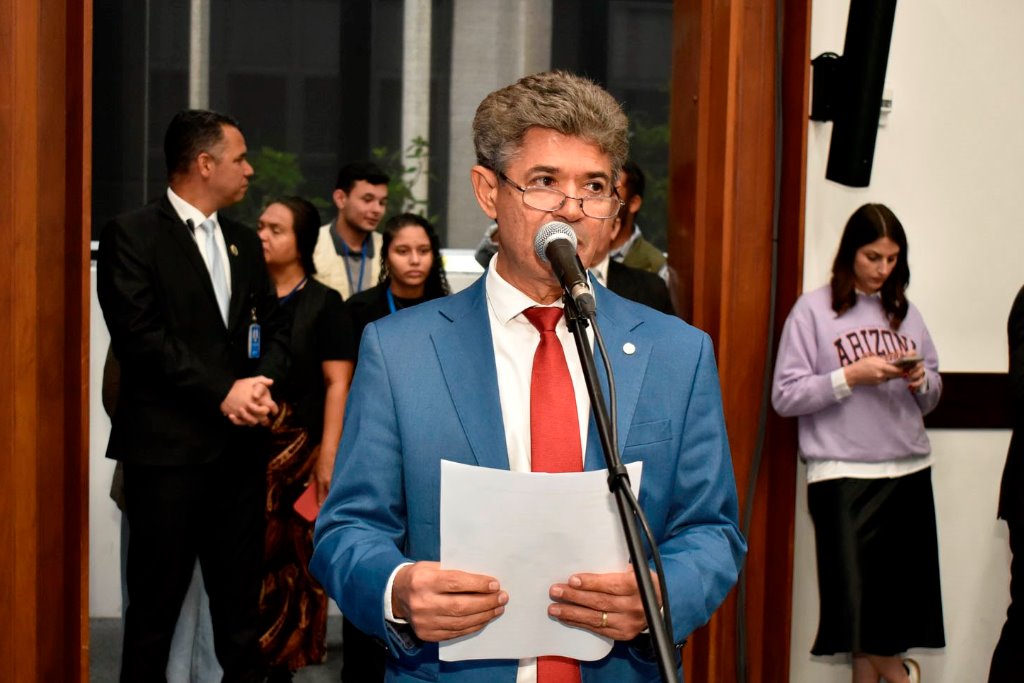 Imagem: Professor Rinaldo Modesto é autor da lei que cria a campanha Agosto Lilás