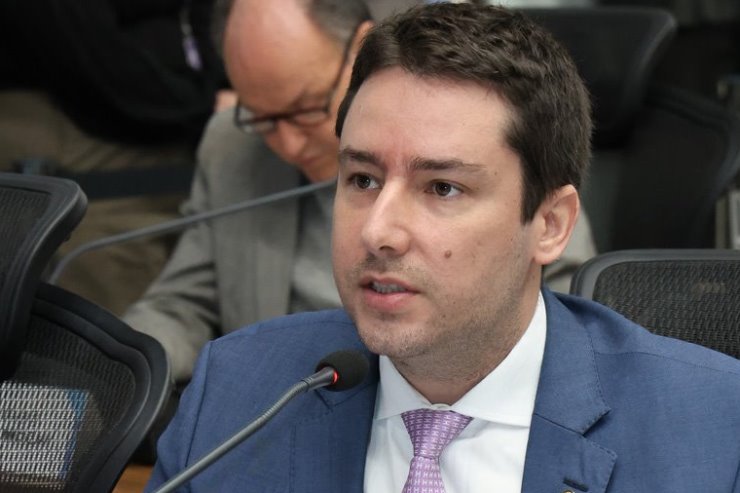 Imagem: Às vésperas do Dia dos Pais, ALEMS avança em proposta que busca garantir o direito de toda criança ter o nome do pai no registro.