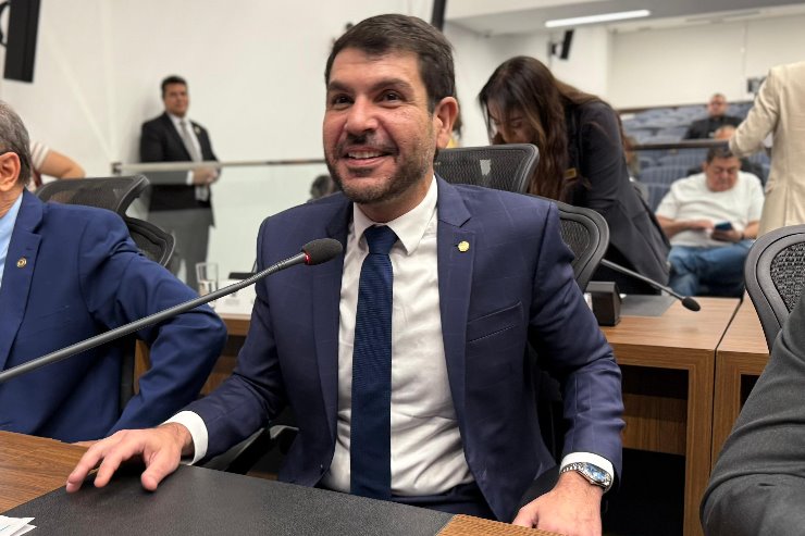 Imagem: Norma publicada no Diário Oficial garante inclusão e assegura direitos a quem possui perda auditiva unilateral em Mato Grosso do Sul