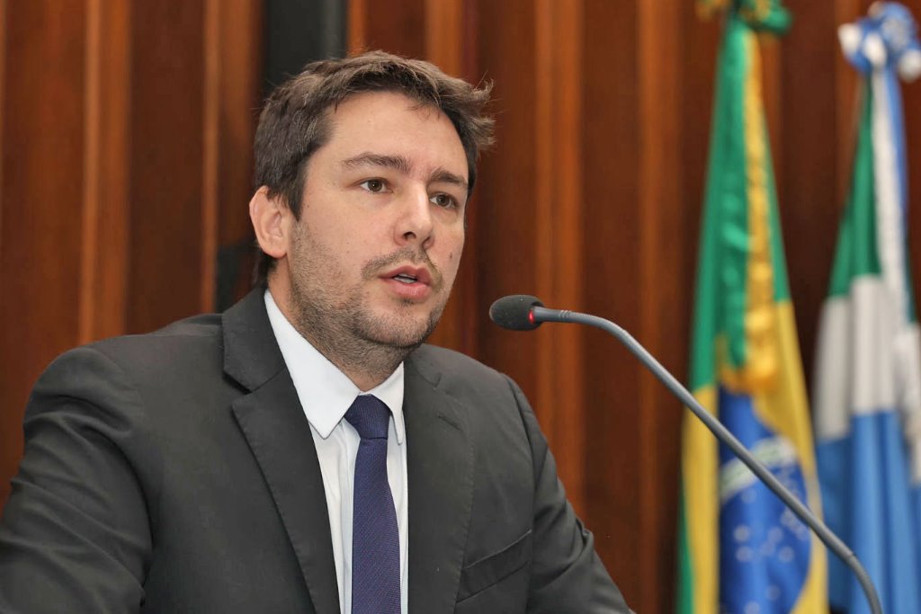 Imagem: Na tribuna, o deputado João Henrique questionou a gestão fiscal do Poder Executivo