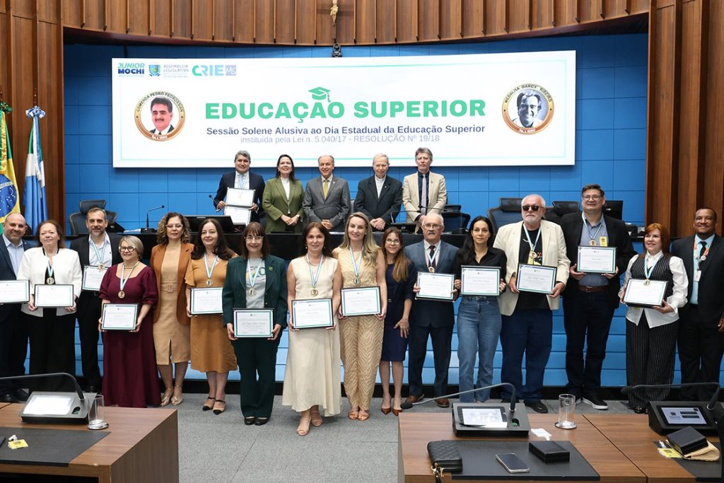 Imagem: Parlamento Estadual realiza sessão solene e comemora avanço da representatividade feminina no ensino superior